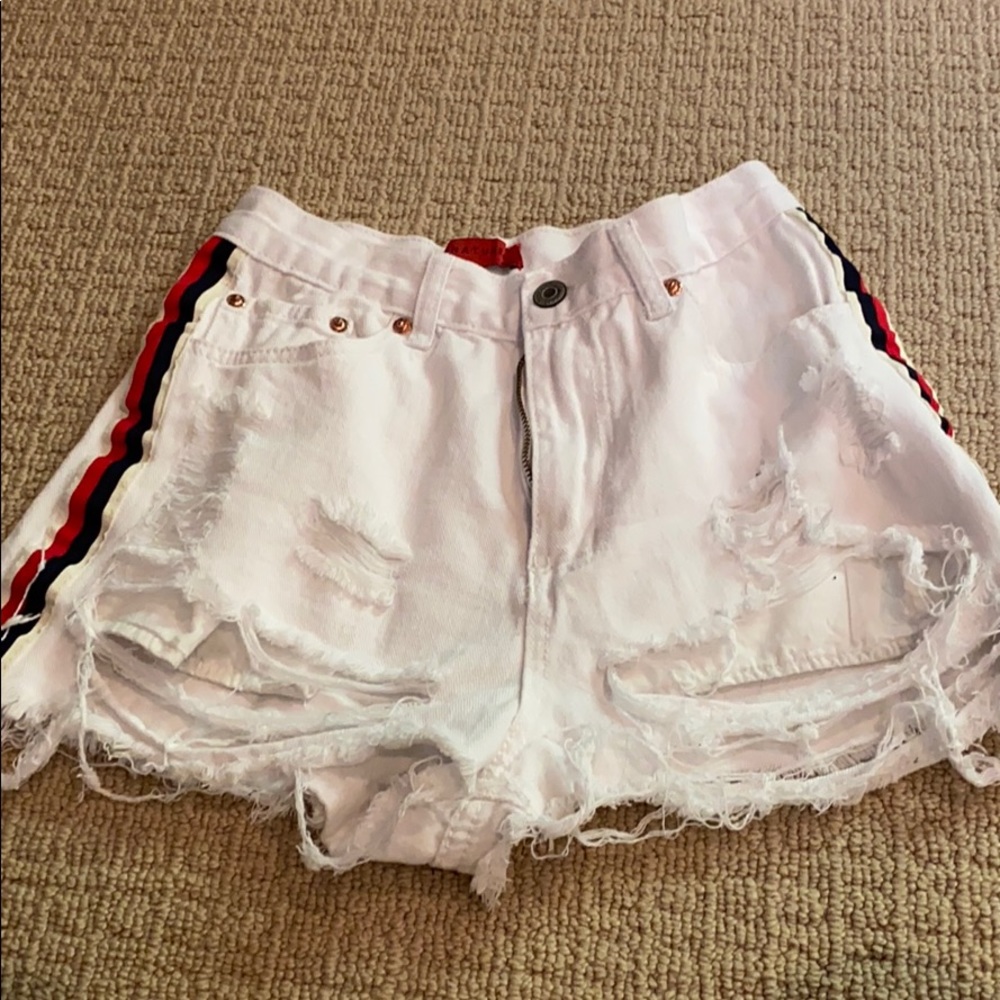 Shorts with Side stripe
